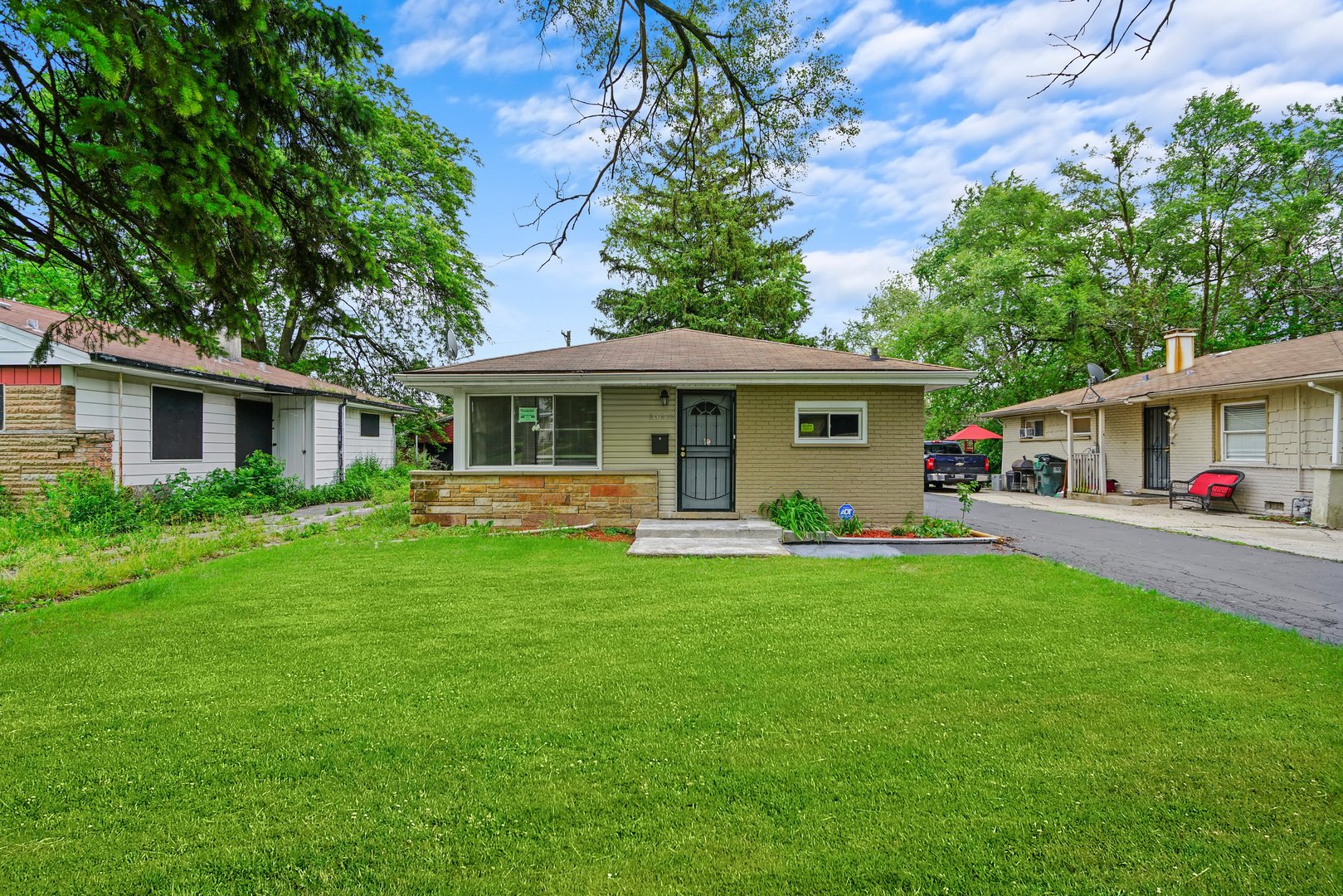 16125 Marshfield Avenue, Markham, IL