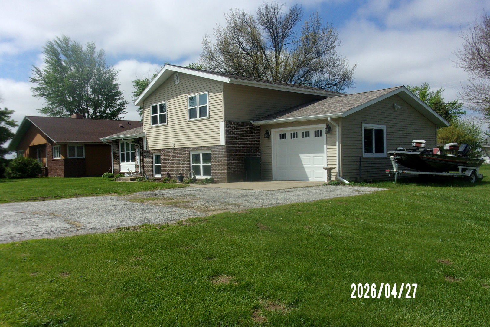 2303 N State Route 1 Highway, Watseka, IL