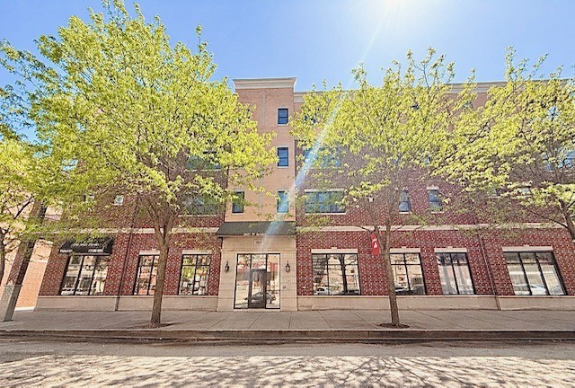 2827 W Belden Avenue #1B, Chicago, IL
