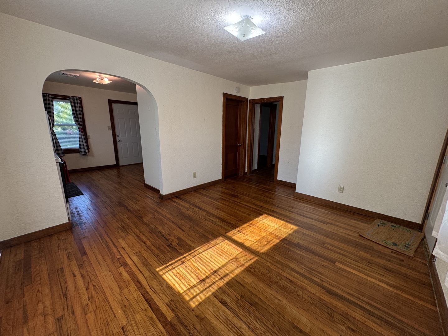219 W 7th Street, Flora, IL