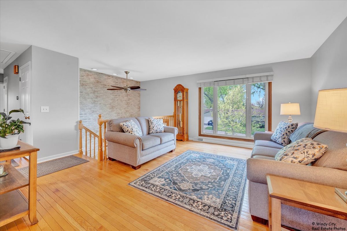 26 Washtenaw Street, Algonquin, IL