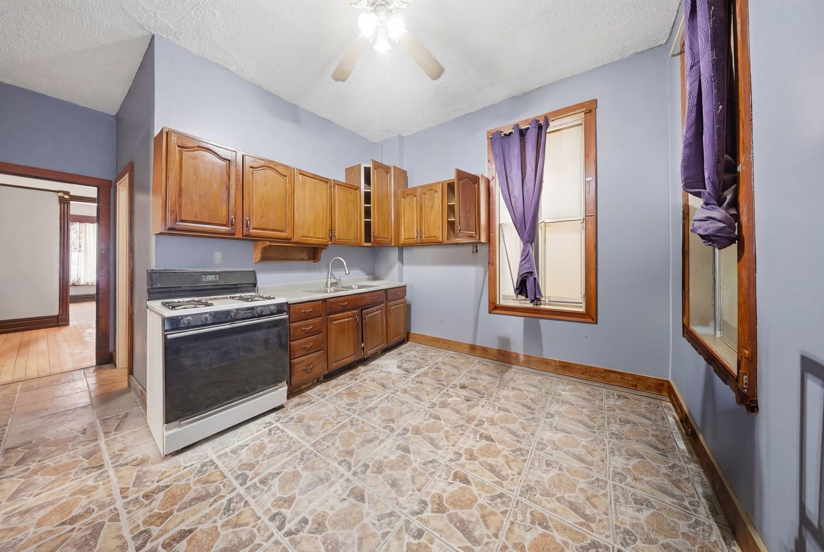2633 W Crystal Street, Chicago, IL
