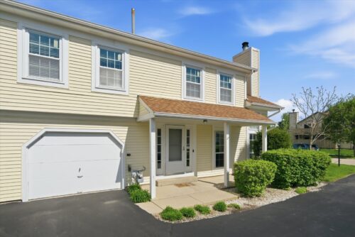 216 Whitewood Drive, Streamwood, IL