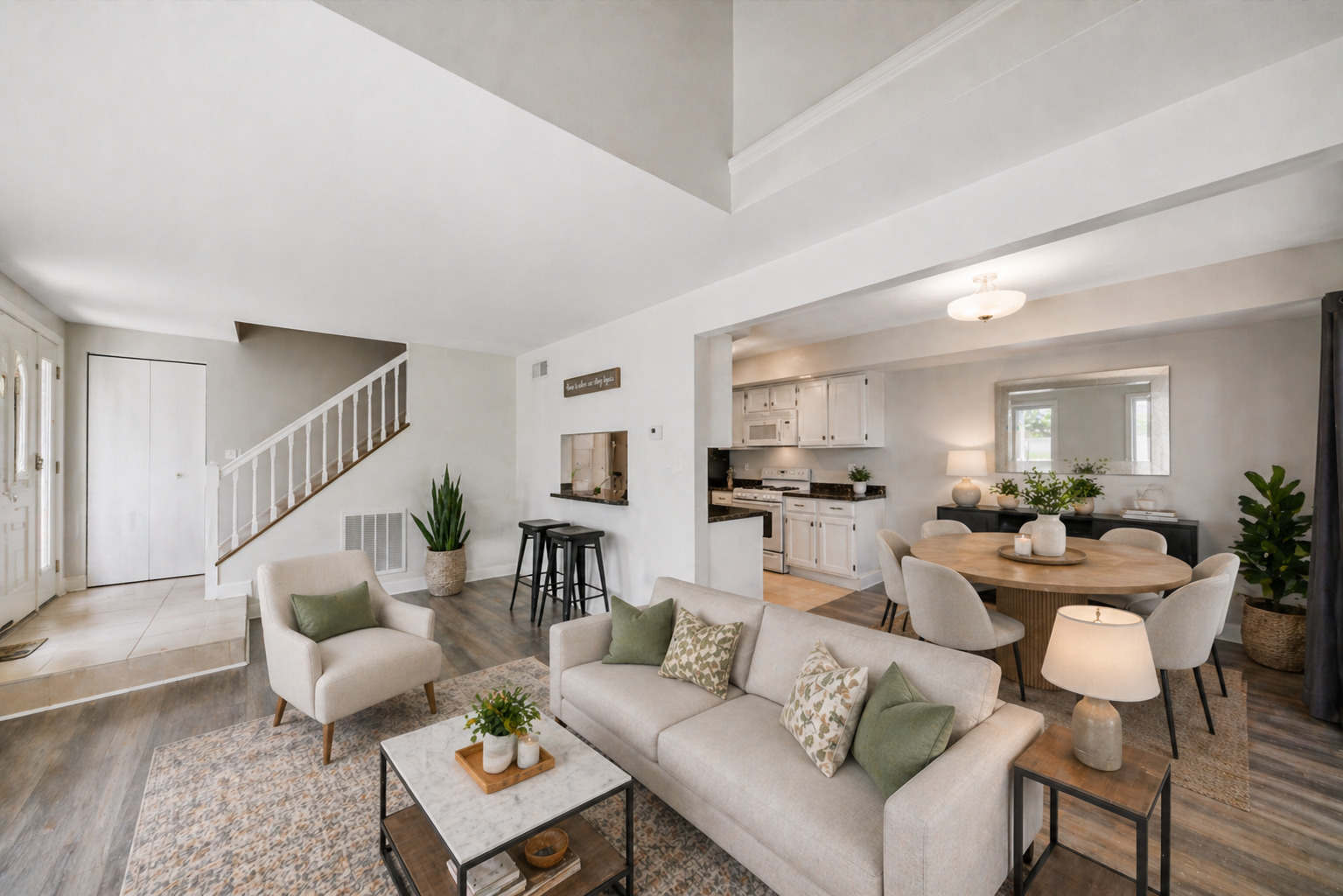 216 Whitewood Drive, Streamwood, IL