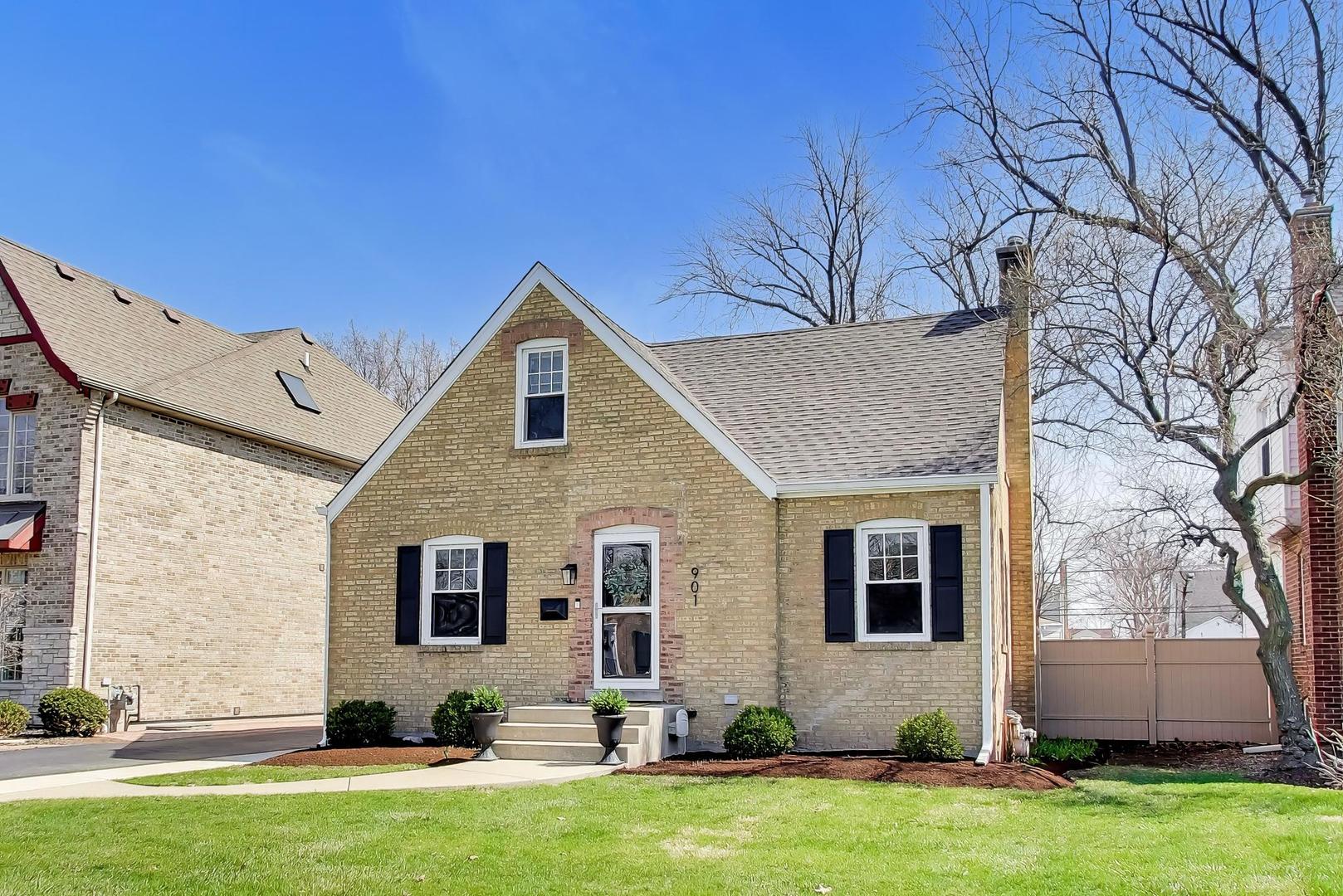 901 S Hillside Avenue, Elmhurst, IL