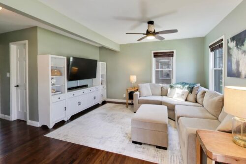 901 S Hillside Avenue, Elmhurst, IL