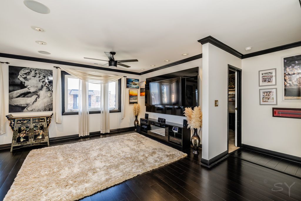 9375 Landings Lane #502, Des Plaines, IL