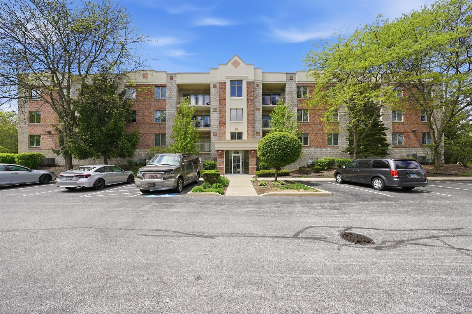 7841 W 157th Street #305, Orland Park, IL