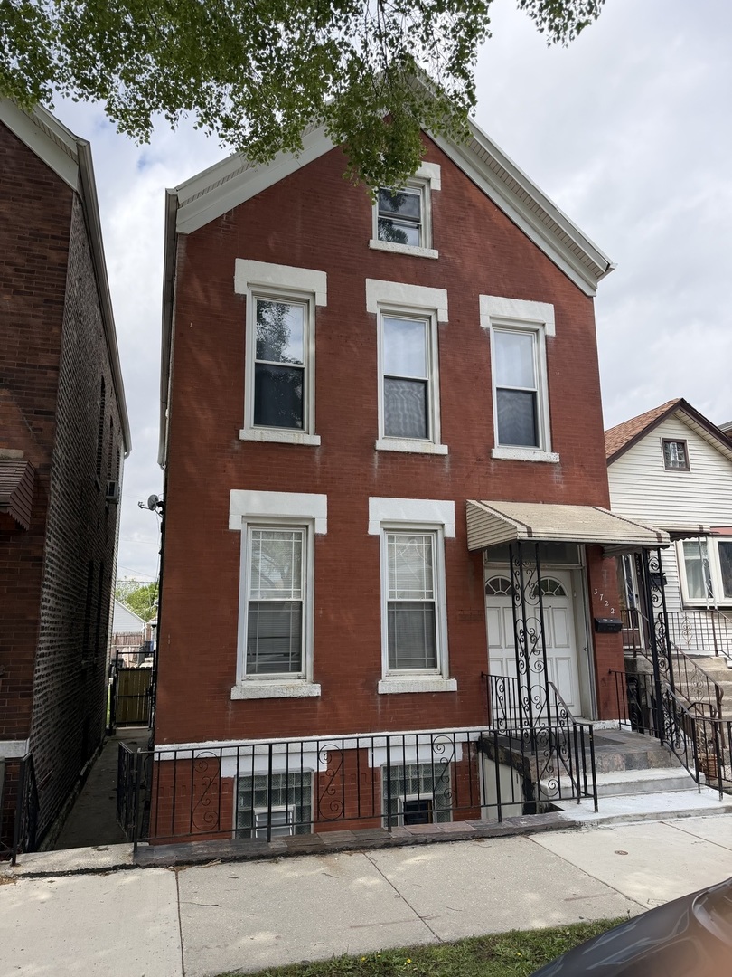 3722 S Hermitage Avenue, Chicago, IL