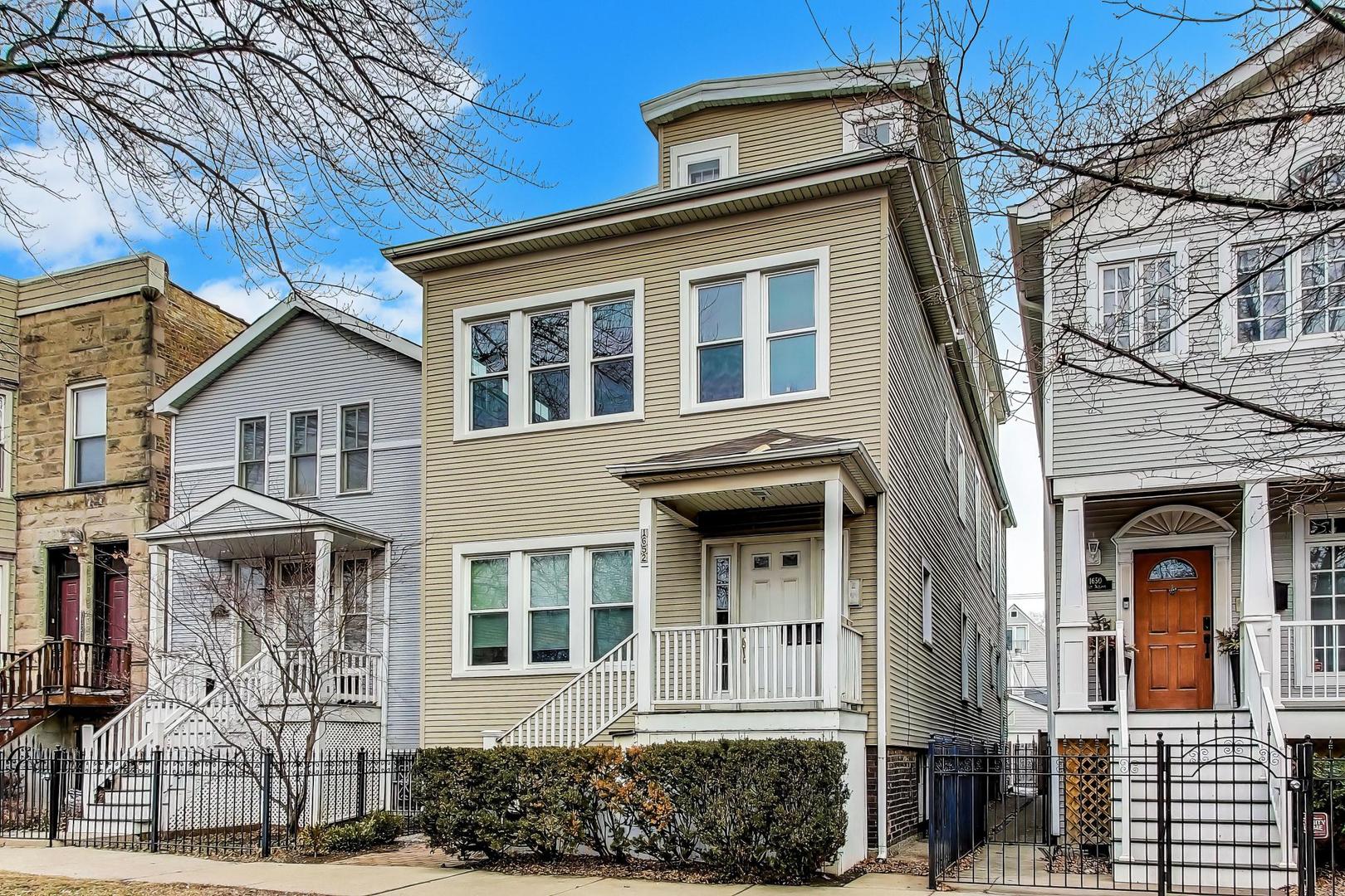 1652 W Nelson Street #3, Chicago, IL
