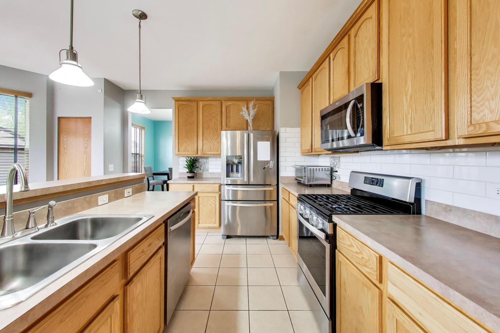 248 S Litchfield Drive, Round Lake, IL