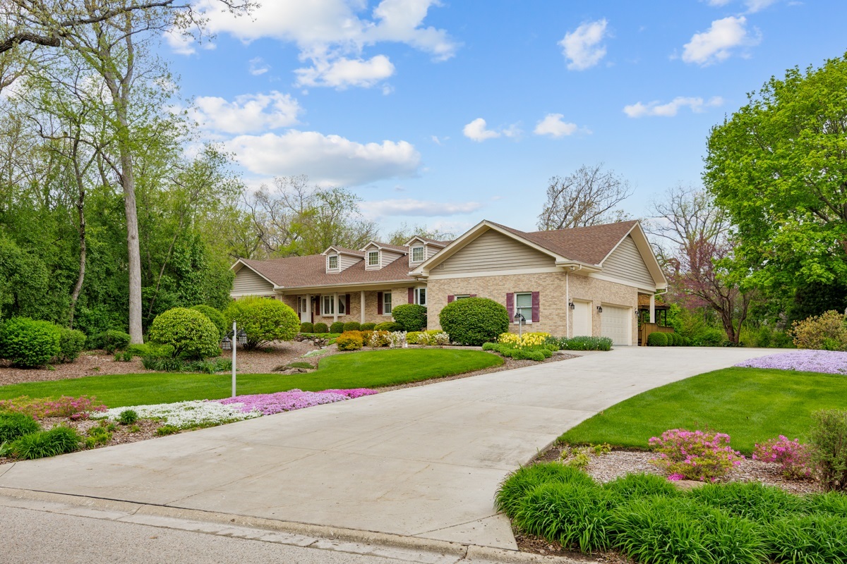 44W664 Oakshire Lane, Hampshire, IL