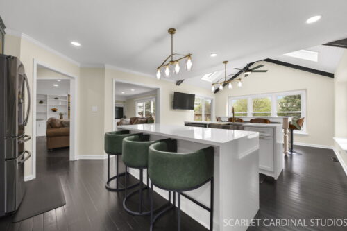 4042 Broadmoor Circle, Naperville, IL