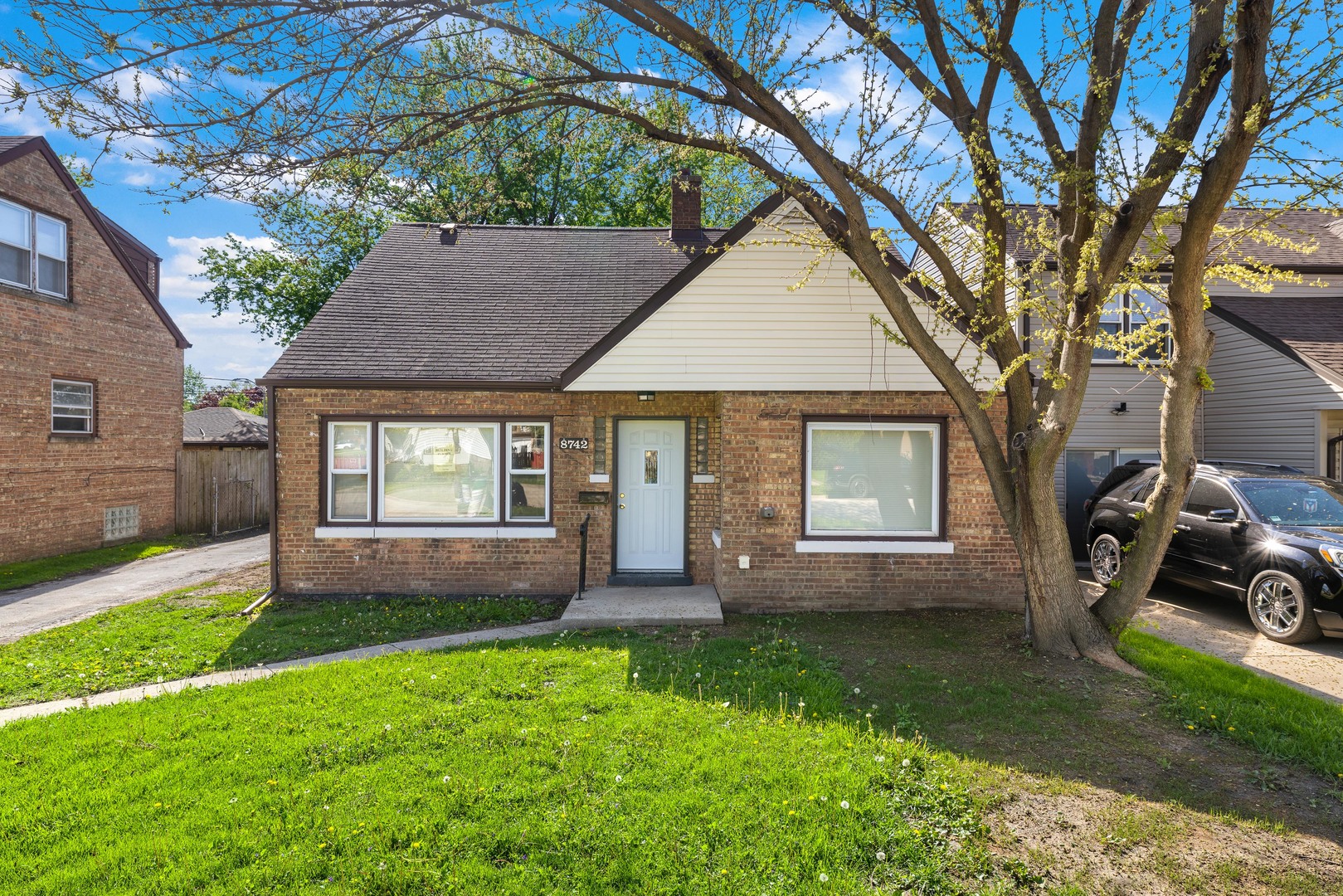 8742 S Washtenaw Avenue, Evergreen Park, IL