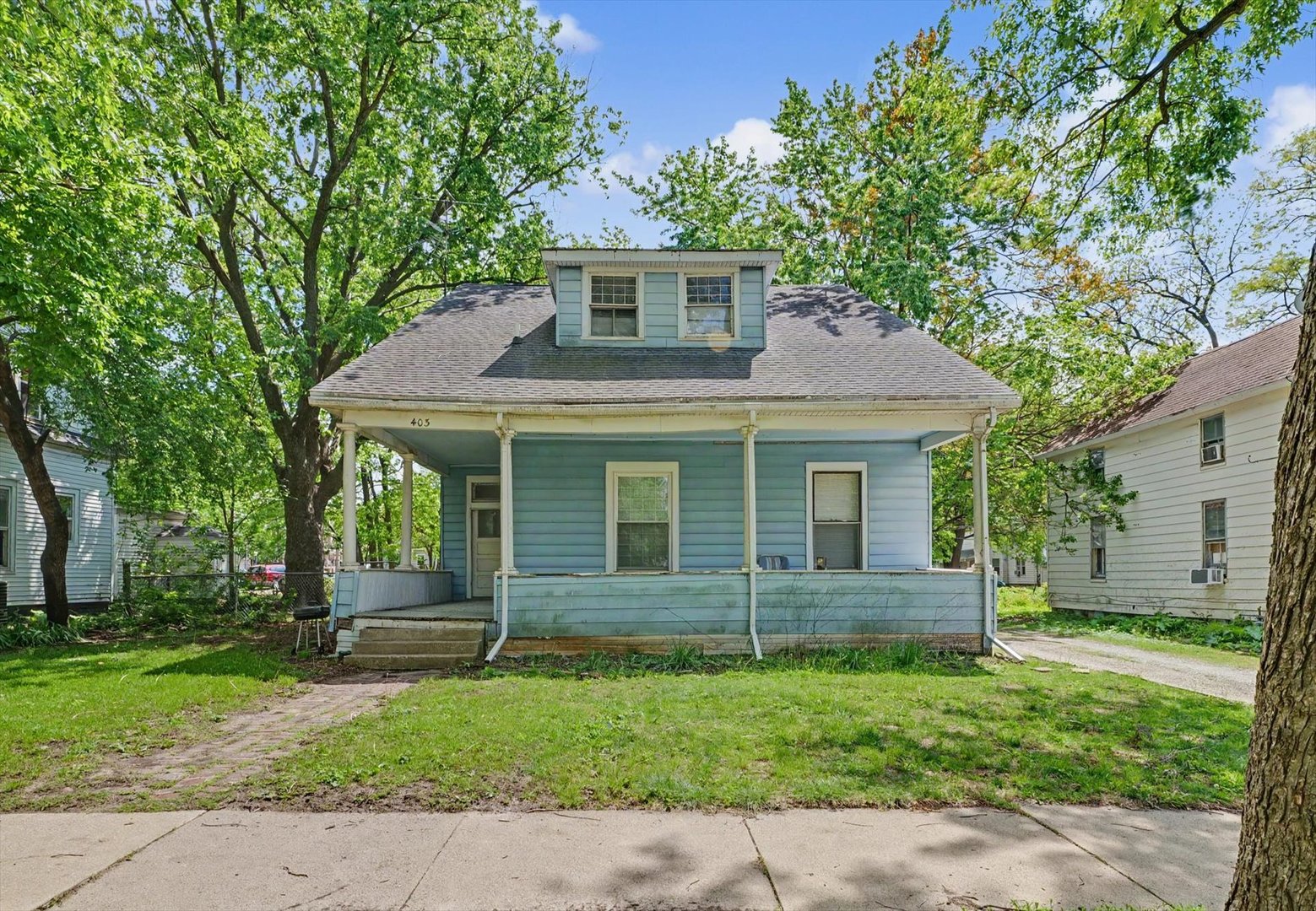 403 W Columbia Avenue, Champaign, IL