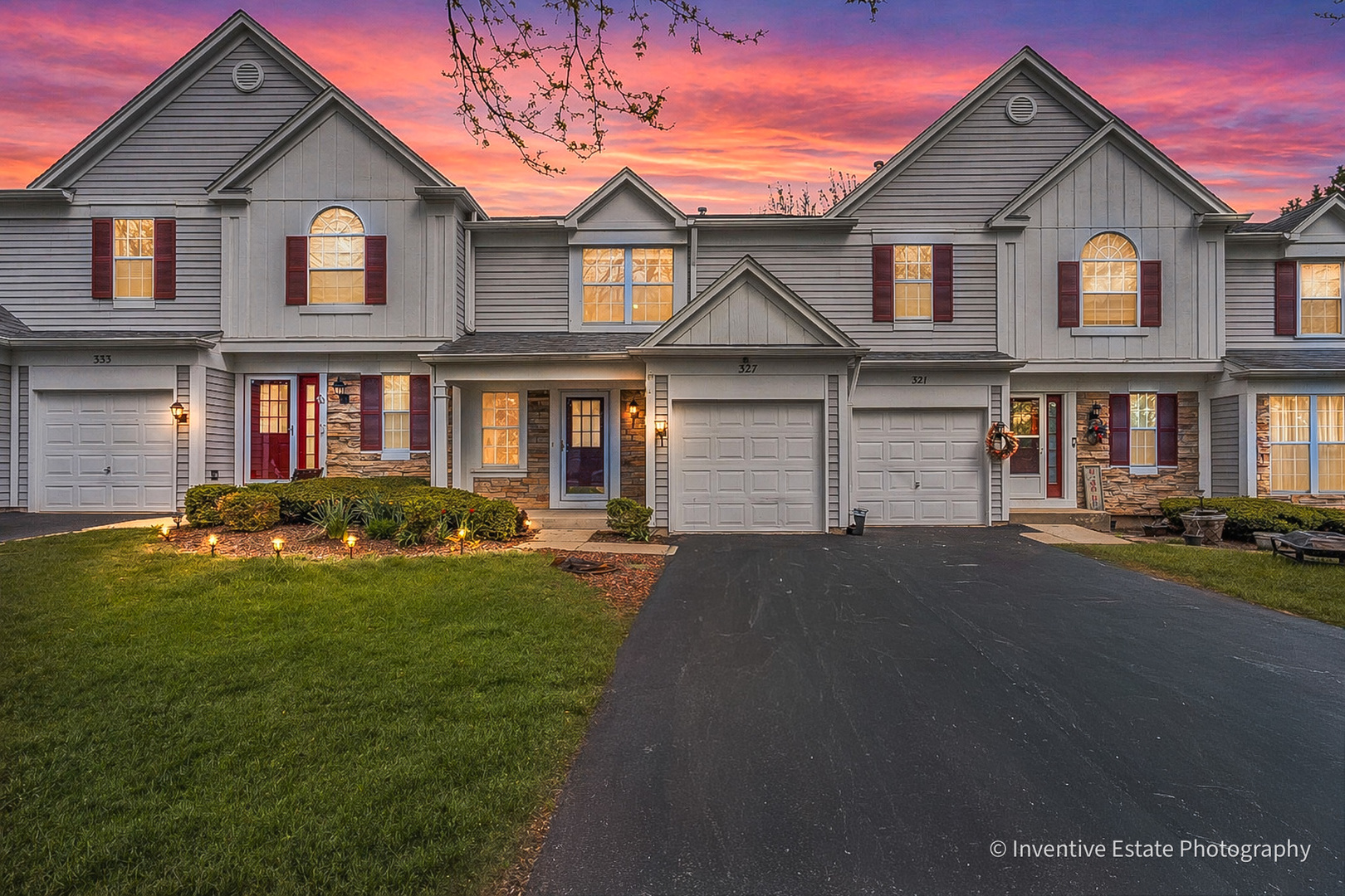 327 Shadybrook Lane, Aurora, IL