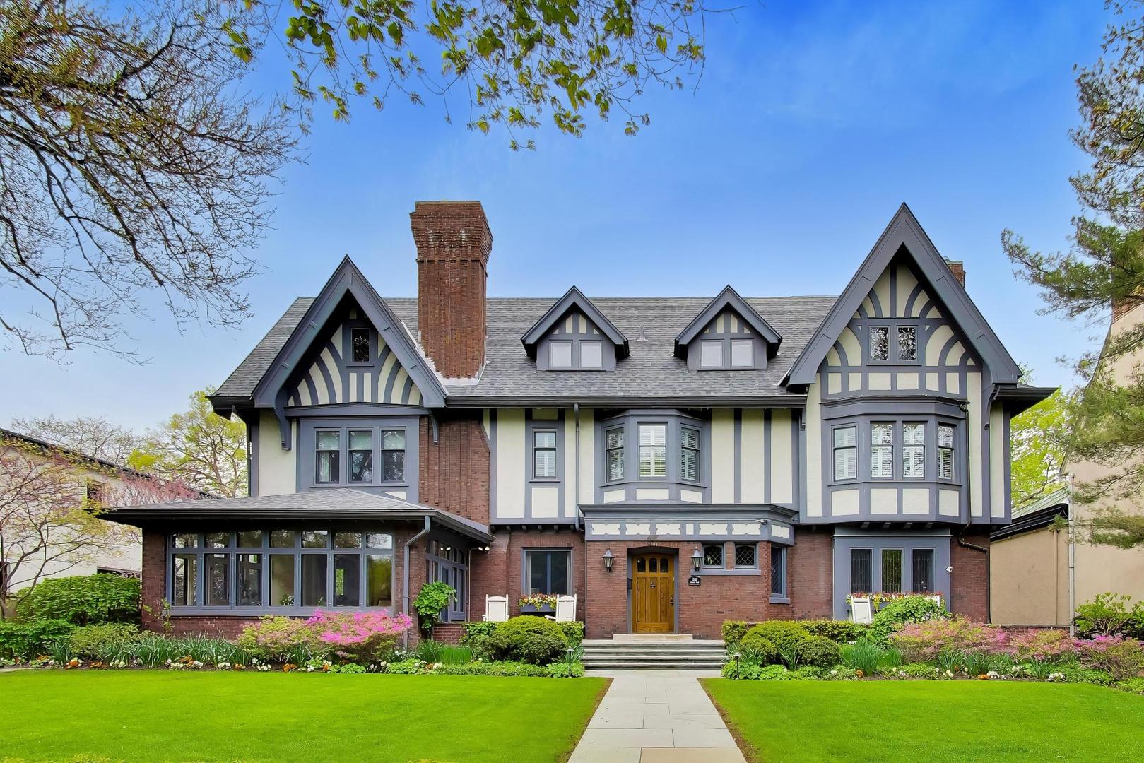 1218 Sheridan Road, Evanston, IL