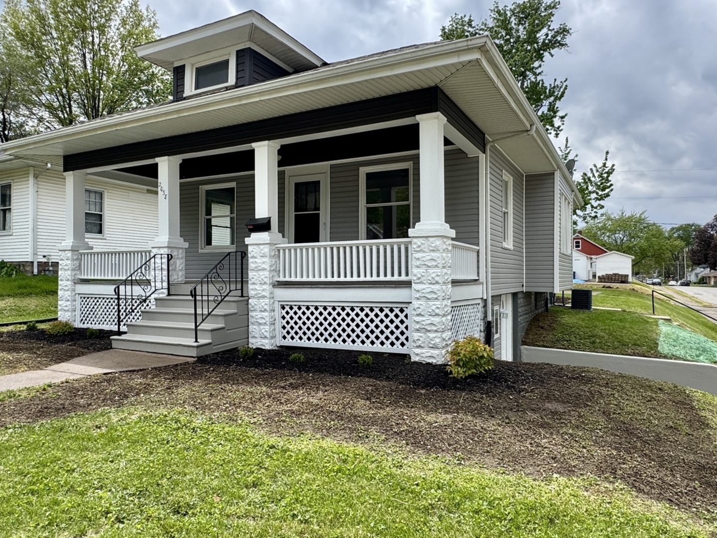2038 N Myrtle Street, Davenport, IA
