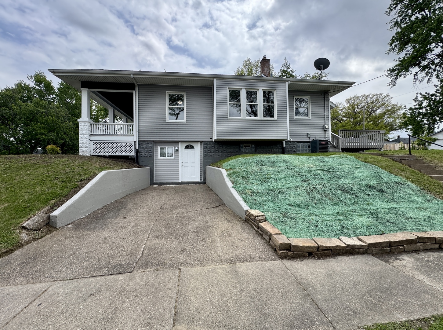 2038 N Myrtle Street, Davenport, IA