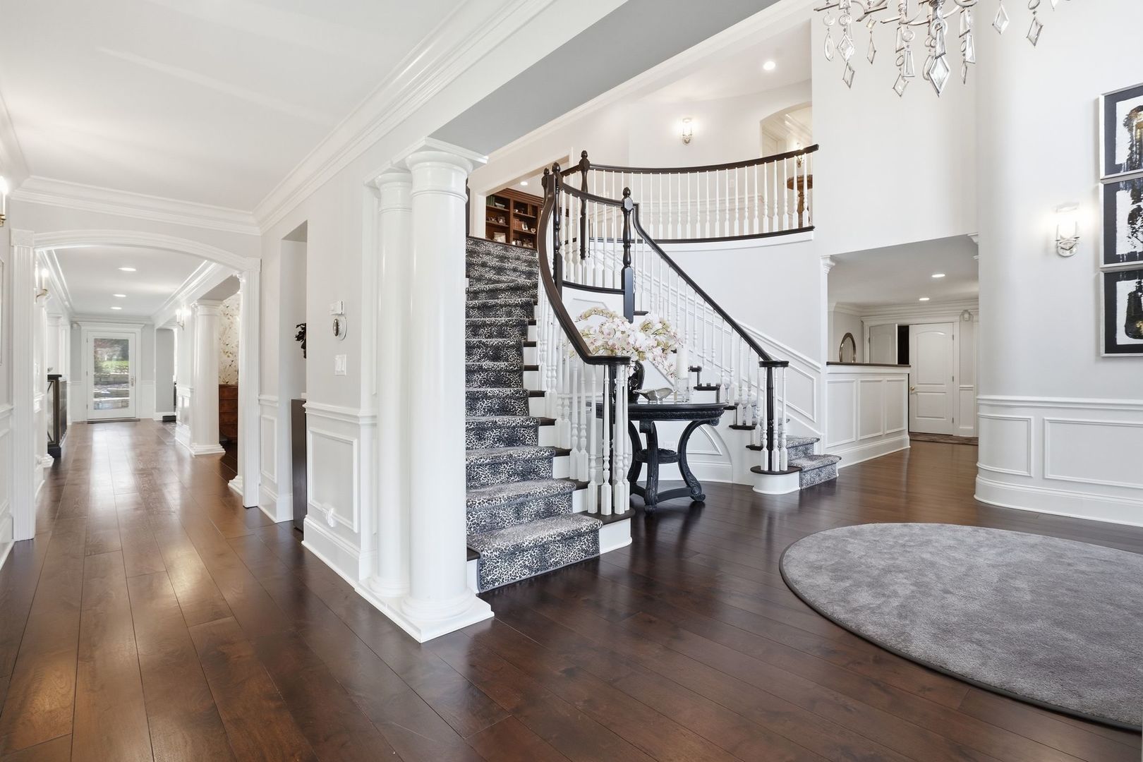 1877 Banbury Road, Inverness, IL
