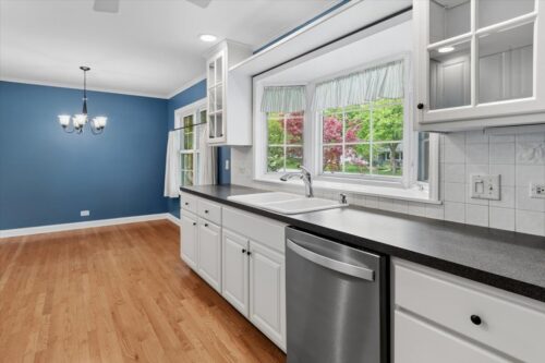 1232 Laurel Lane, Naperville, IL