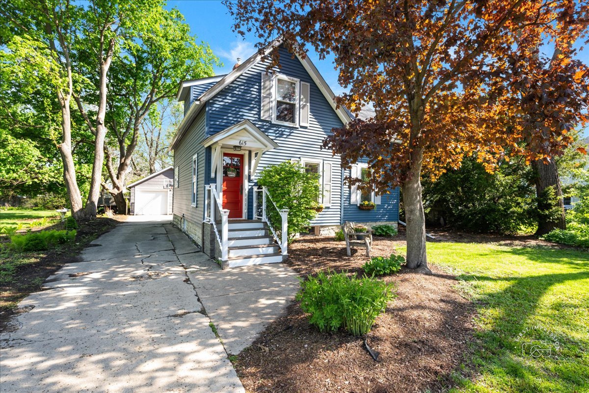 615 Elm Street, Batavia, IL