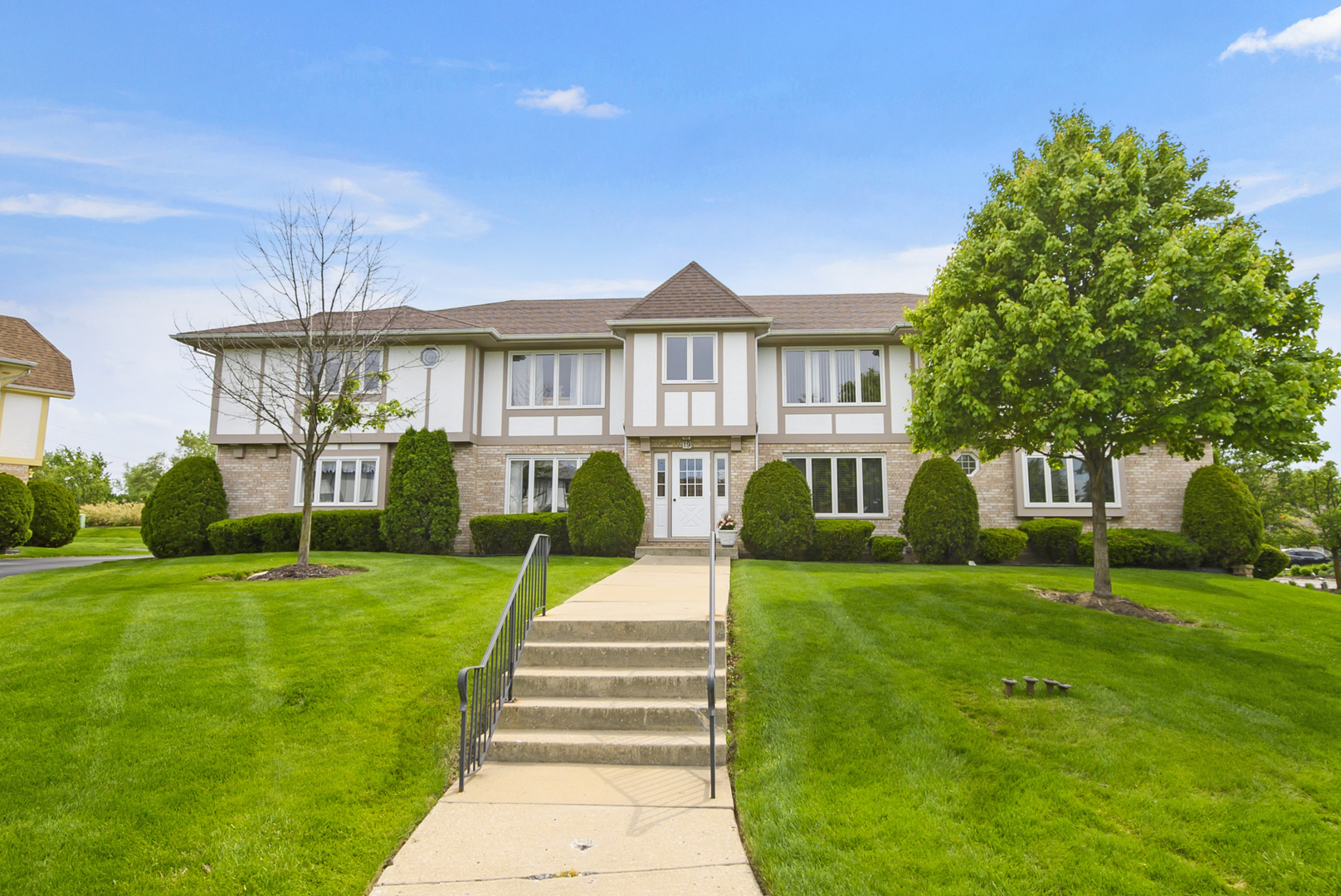19 Saint Moritz Drive #201, Palos Park, IL