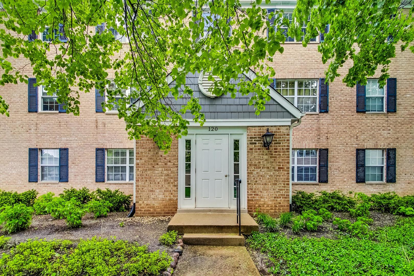 120 E Winchester Road #D, Libertyville, IL