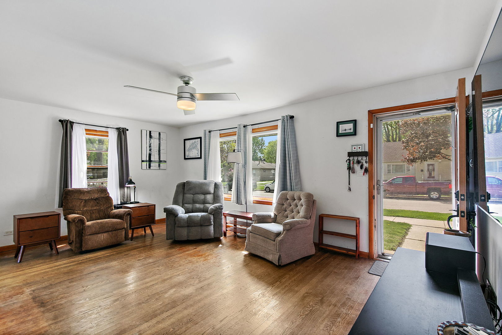 515 Illinois Avenue, Elgin, IL