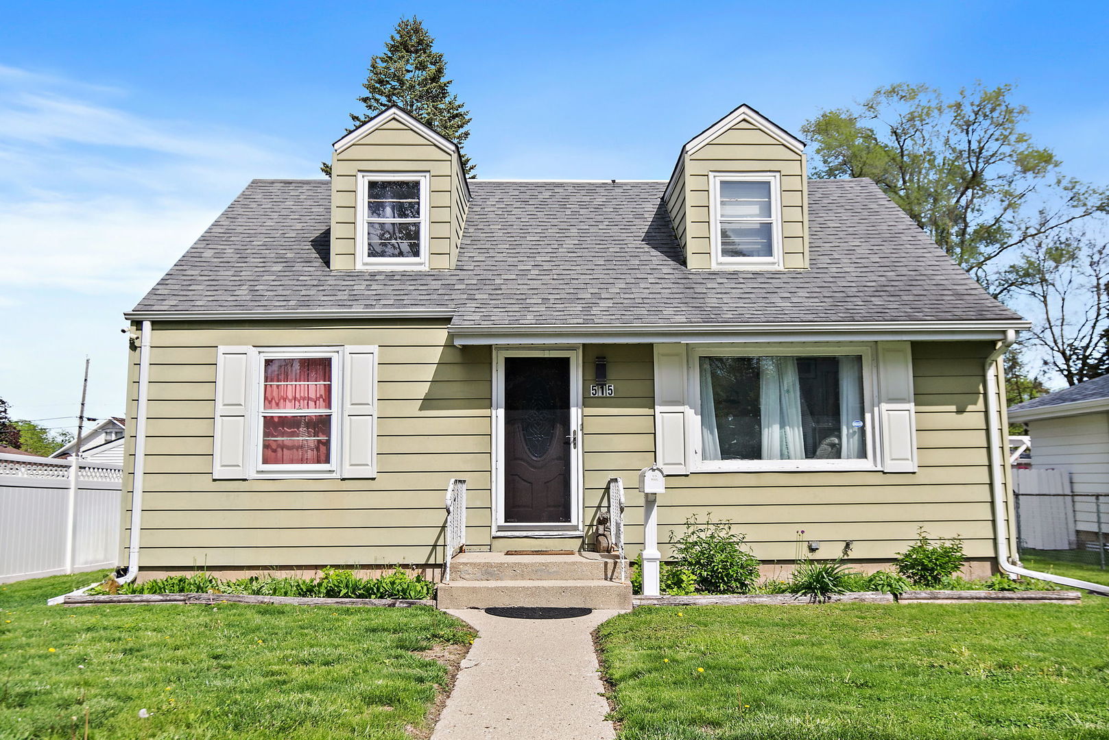 515 Illinois Avenue, Elgin, IL