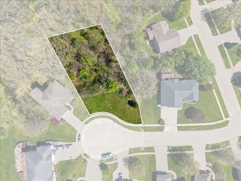 1819 Timber Hills Drive, Coralville, IA