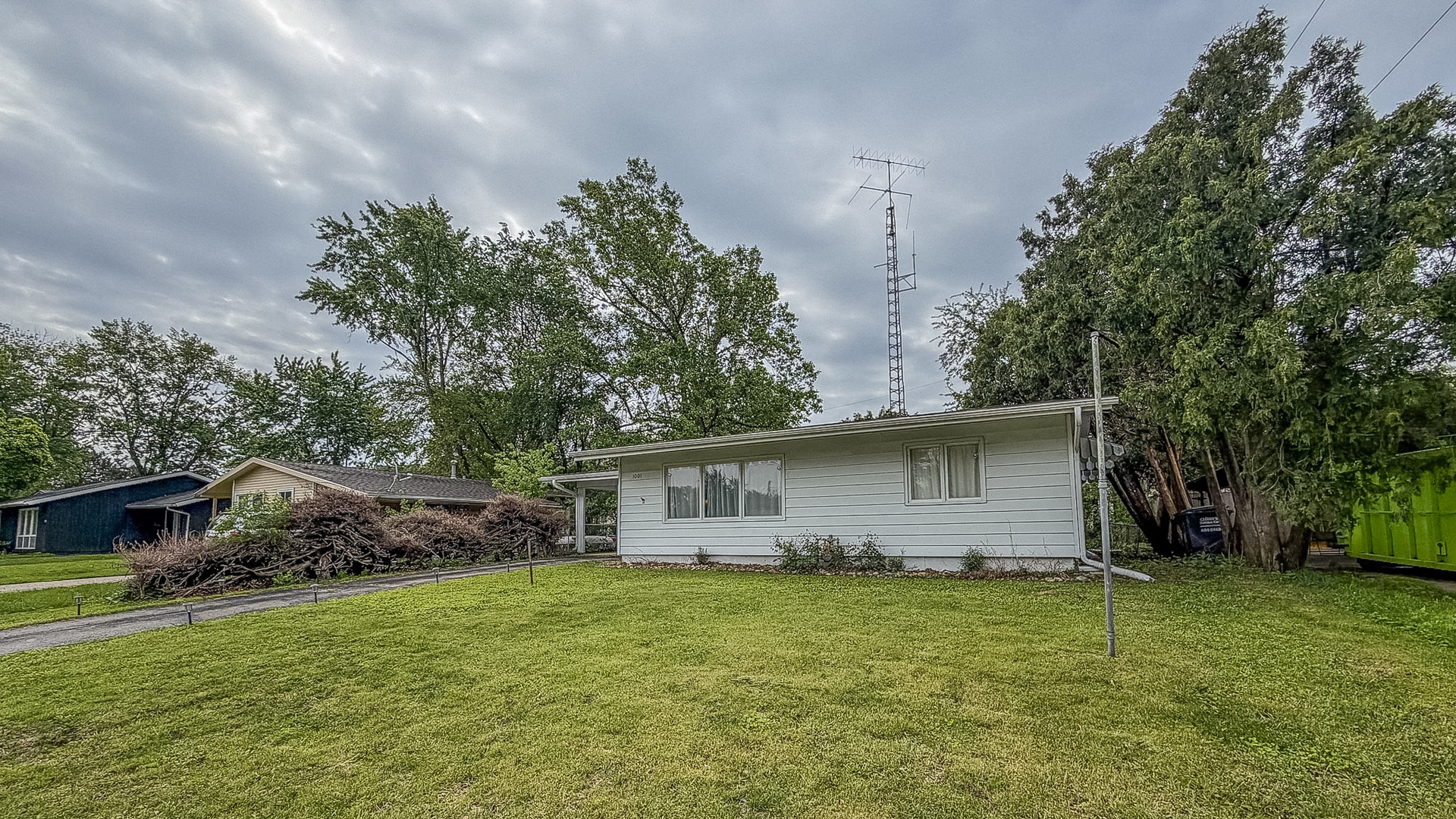 1001 E Burkwood Drive, Urbana, IL