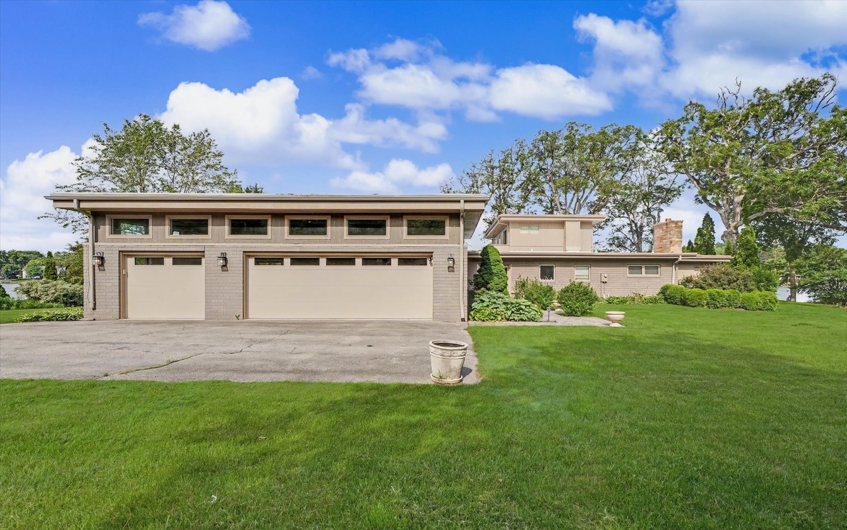 448 Wolfe Drive, Loda, IL