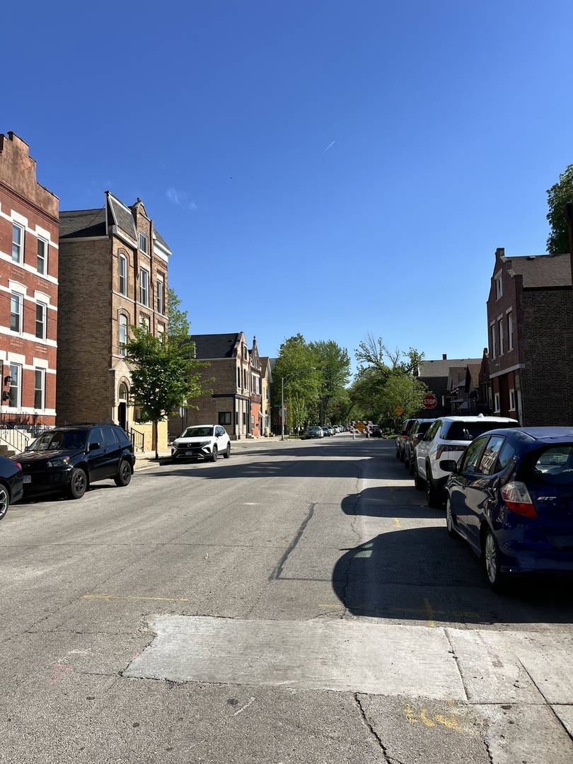 3217 S May Street #1, Chicago, IL
