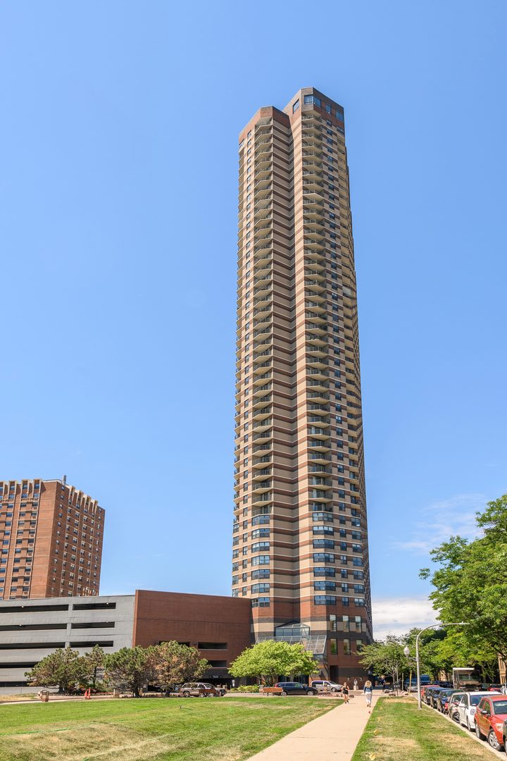 3660 N Lake Shore Drive #2901, Chicago, IL