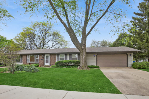 932 W Weathersfield Way, Schaumburg, IL