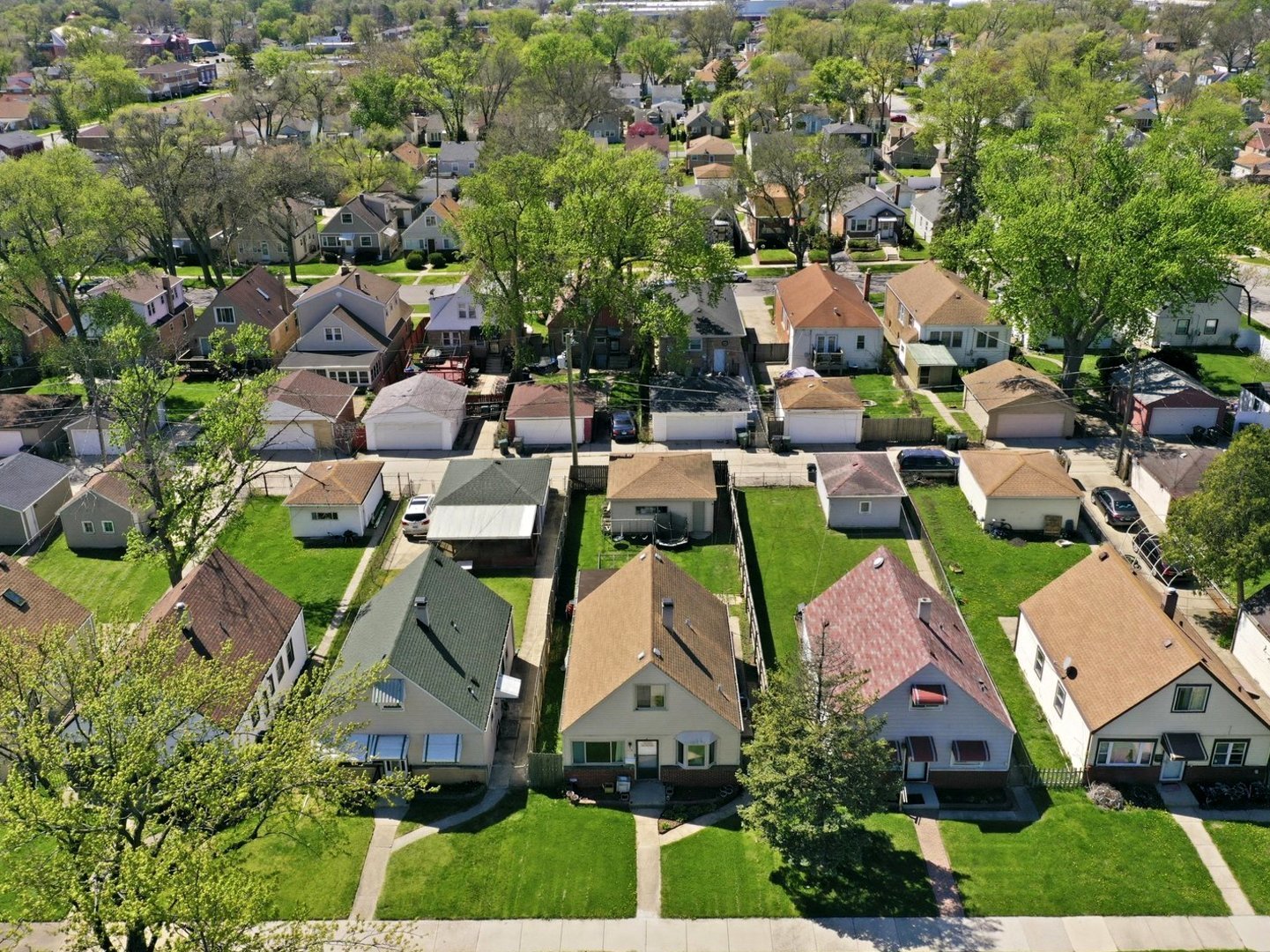 114 Geneva Avenue, Bellwood, IL