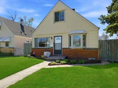 114 Geneva Avenue, Bellwood, IL