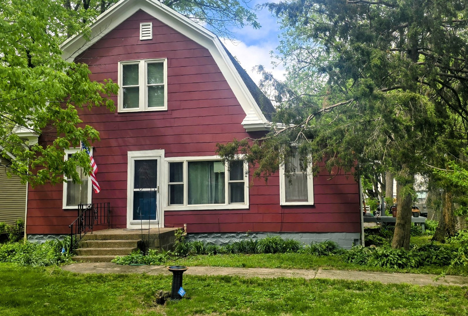 114 E Center Street, Seymour, IL