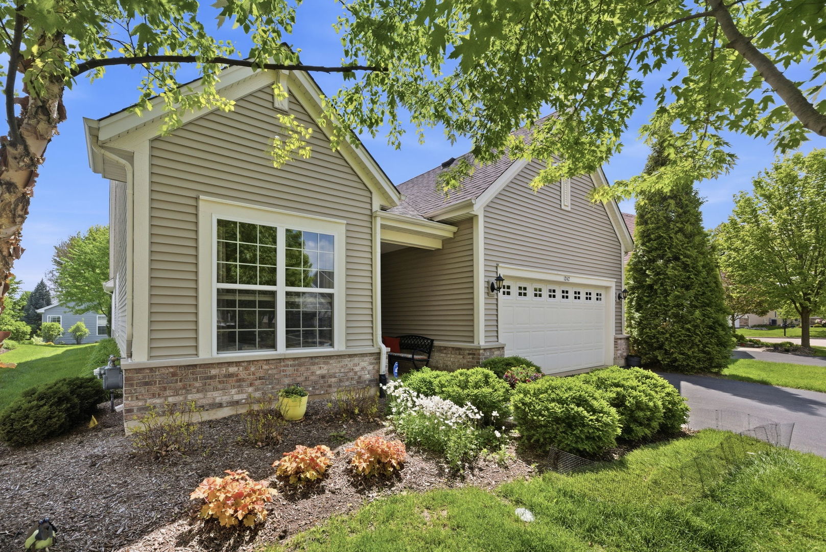 1242 Barkston Lane, Aurora, IL