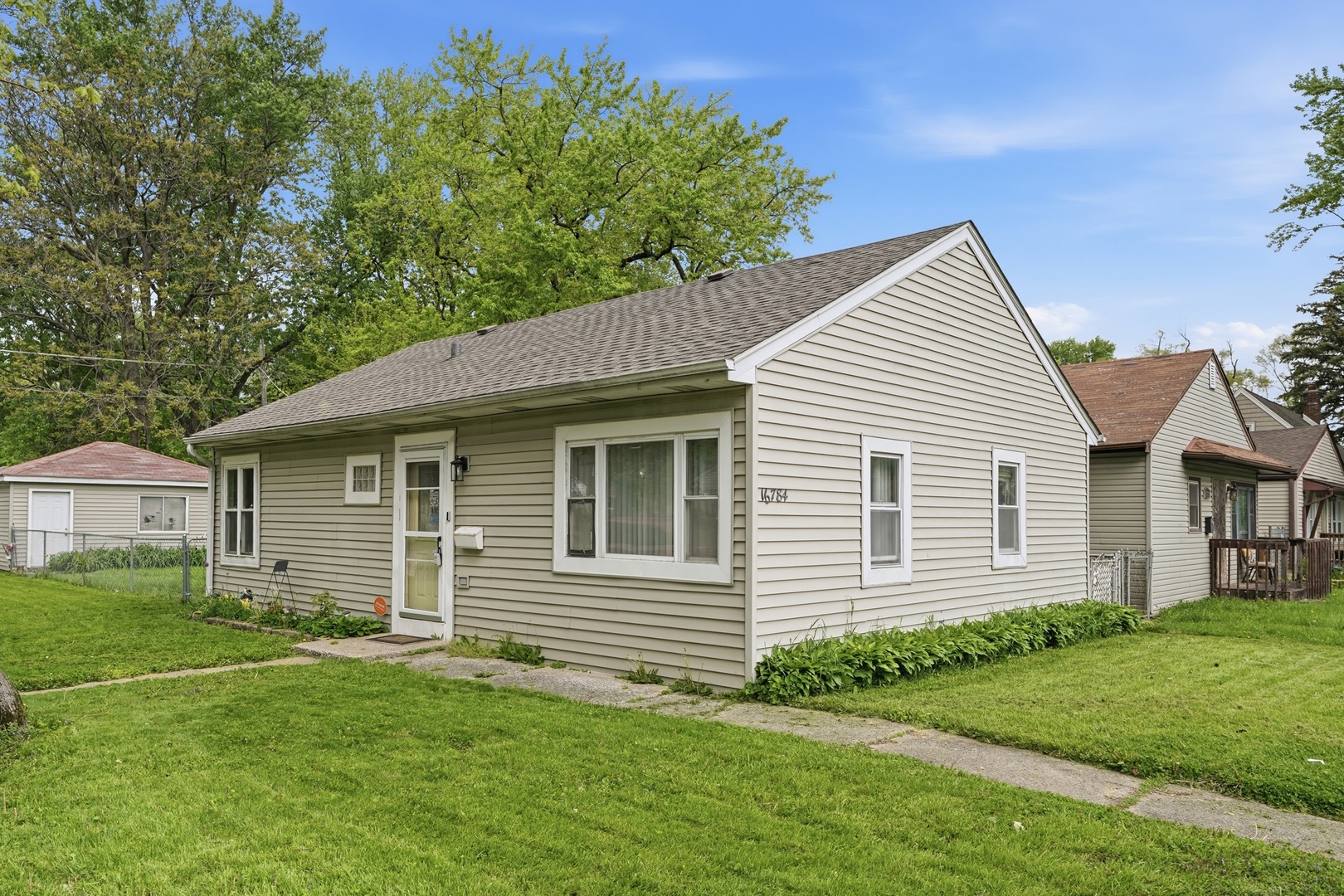 16784 Trapet Avenue, Hazel Crest, IL