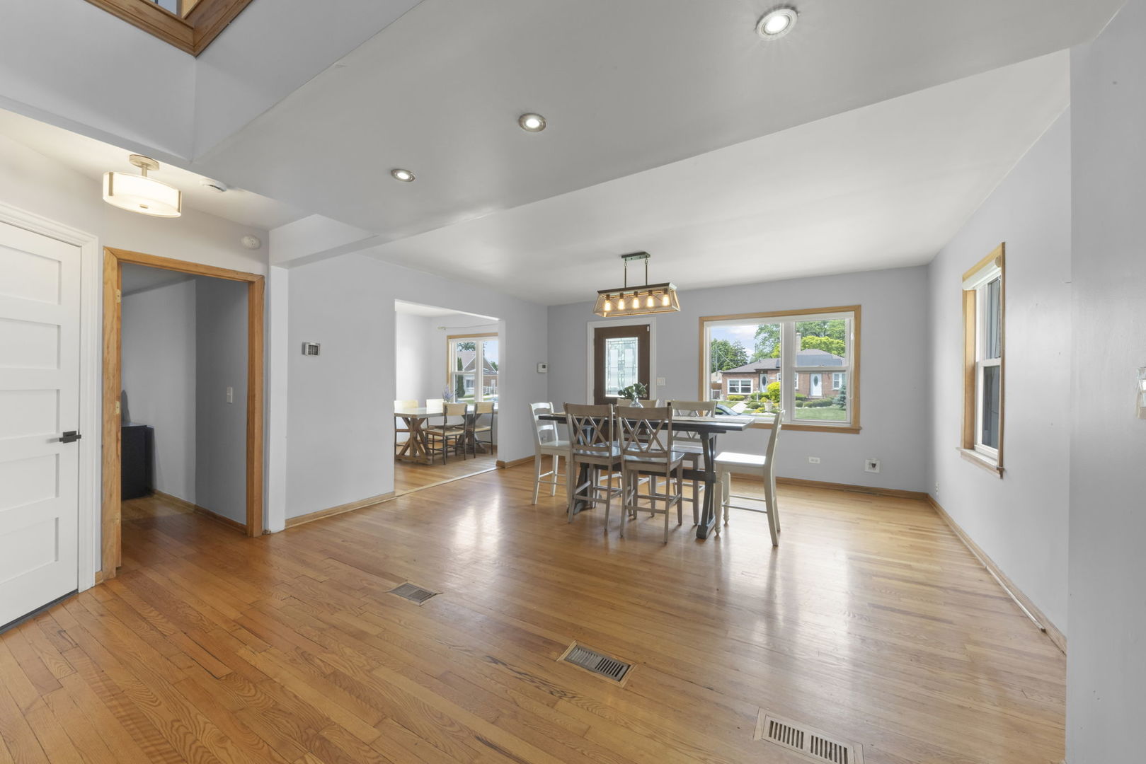 3037 Ernst Street, Franklin Park, IL