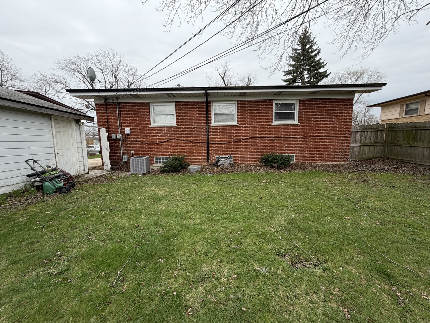 185 Pleasant Drive, Chicago Heights, IL