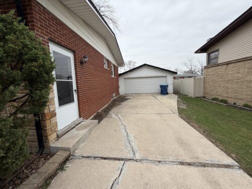 185 Pleasant Drive, Chicago Heights, IL