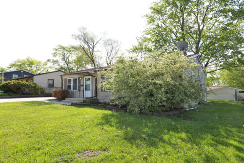 111 Elm Lane, Streamwood, IL