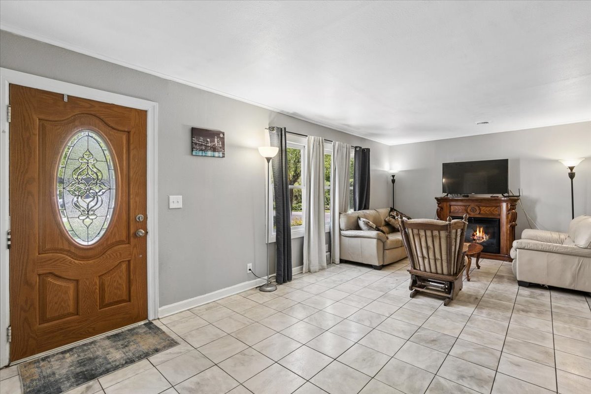 19762 W West Shore Drive, Mundelein, IL