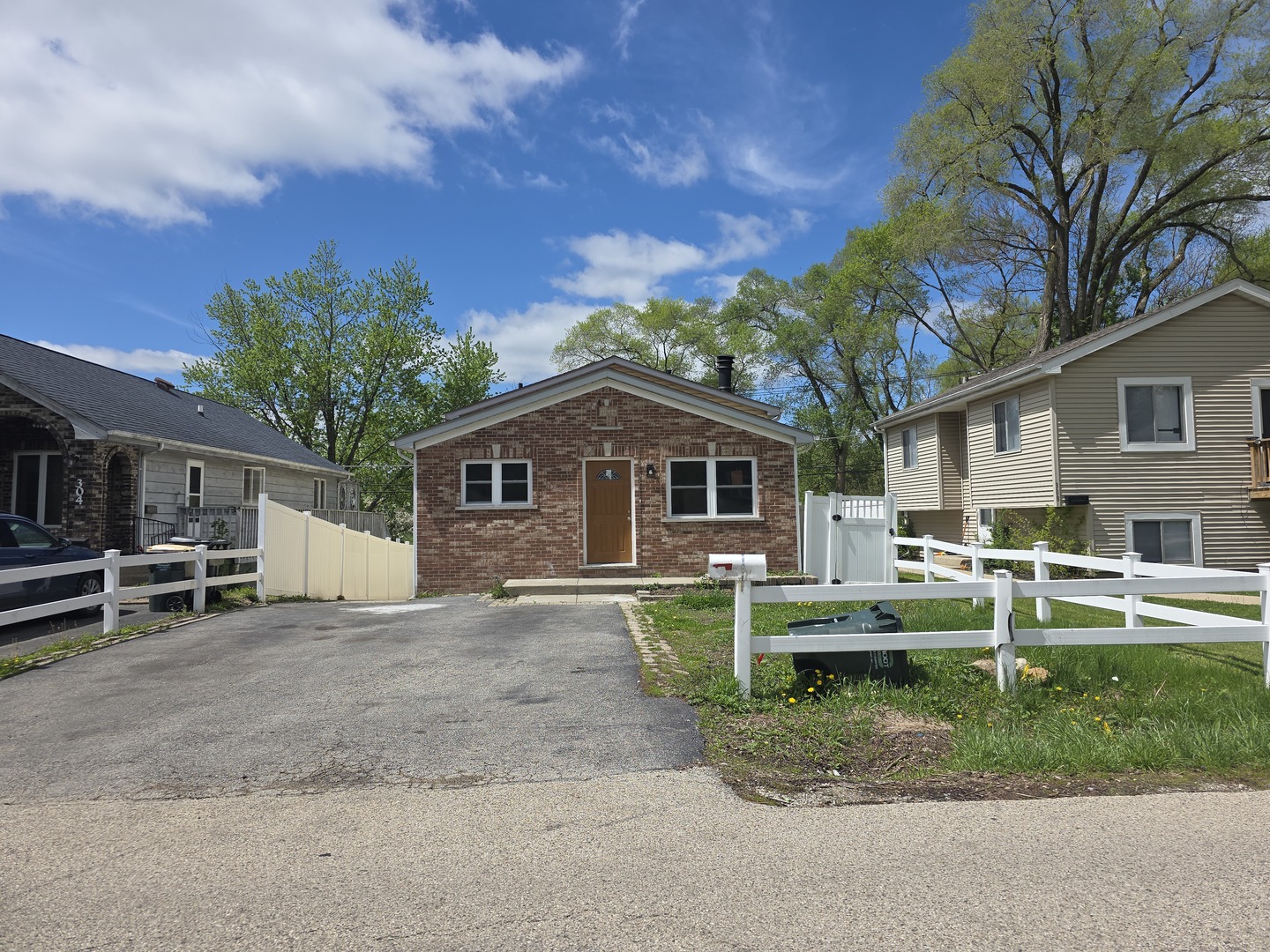 306 Brierhill Drive, Round Lake Park, IL