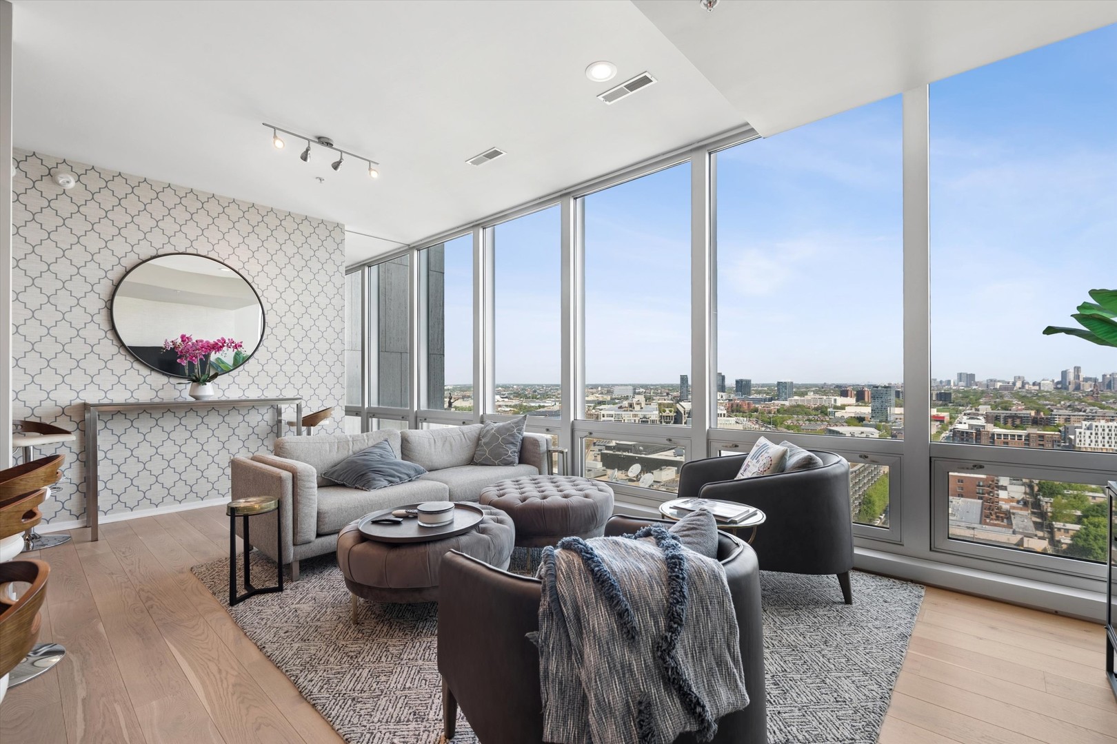 500 W Superior Street #1602, Chicago, IL