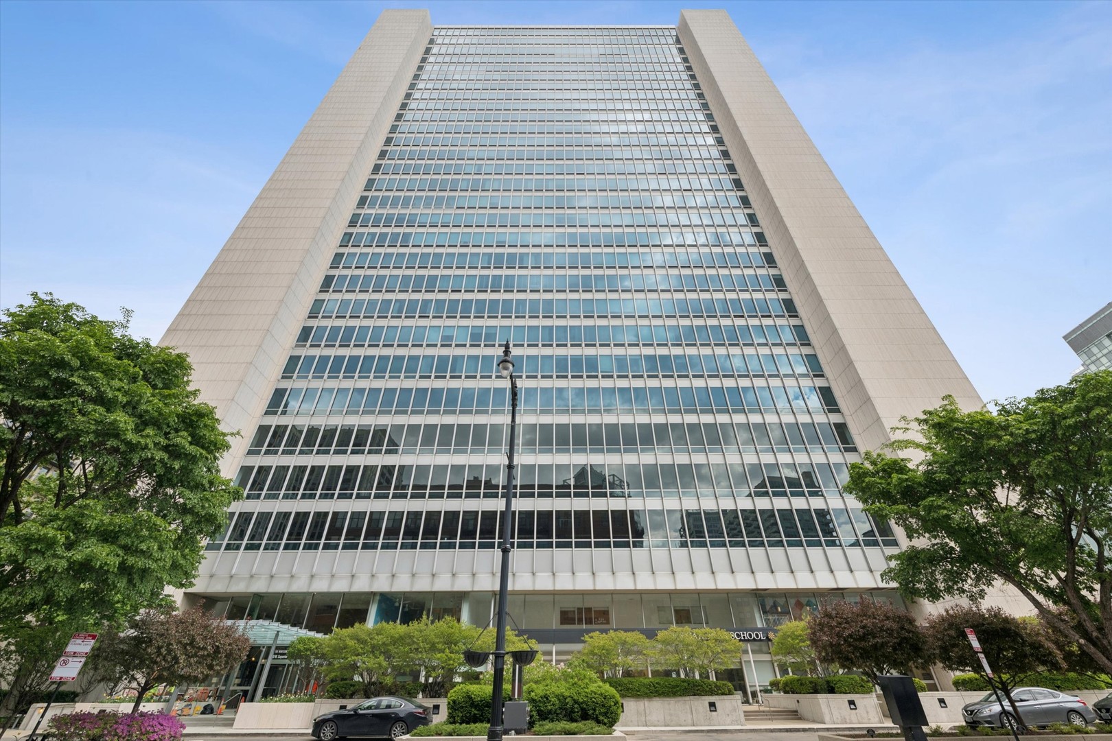 500 W Superior Street #1602, Chicago, IL
