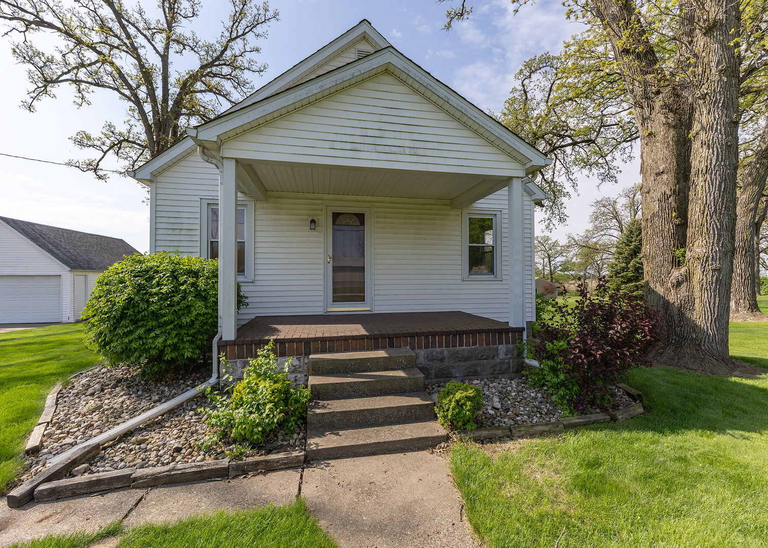 8367 Wolf Road, Colona, IL